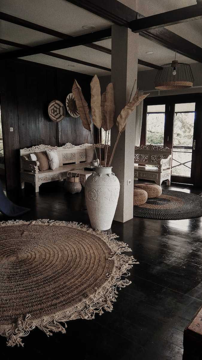 Blood Stains on Toilet Seats? Here's How to Clean Them Fast 10 White Ceramic Vase on Brown Wooden Floor