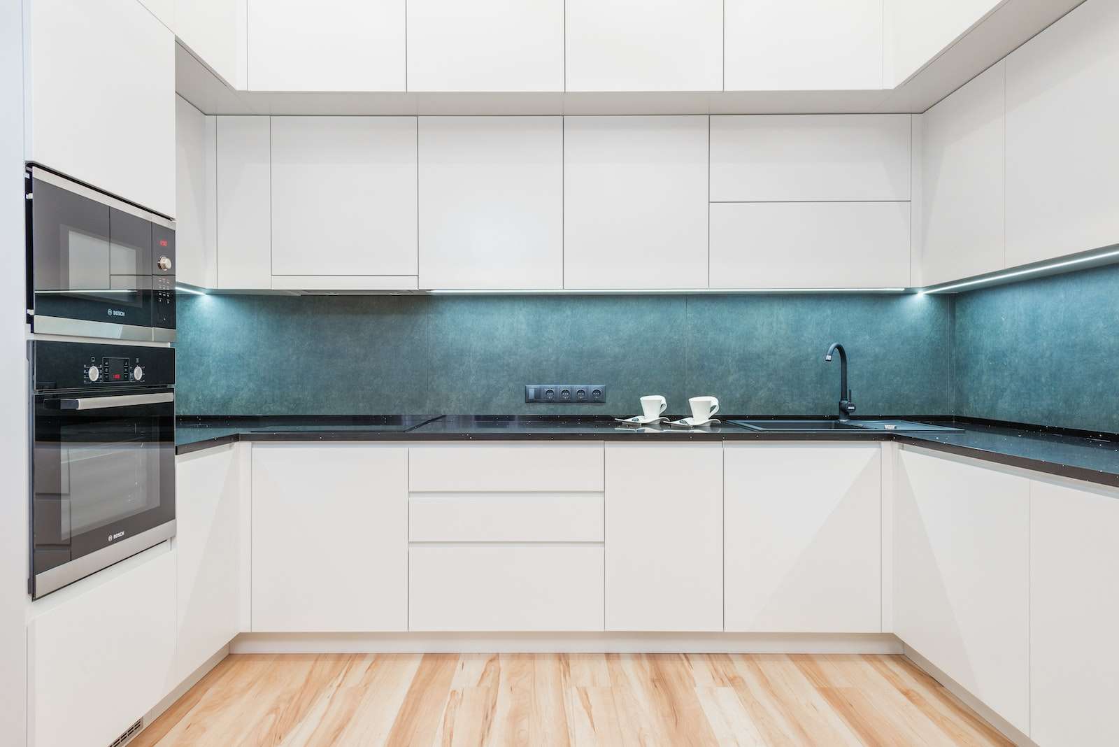 How to Clean the Inside of Your Kettle: A Step-by-Step Guide 1 Interior of white modern kitchen with minimalist design